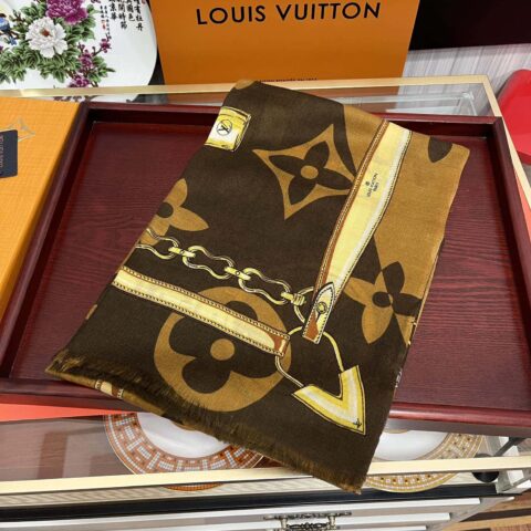 LV路易威登双面戒指绒长巾