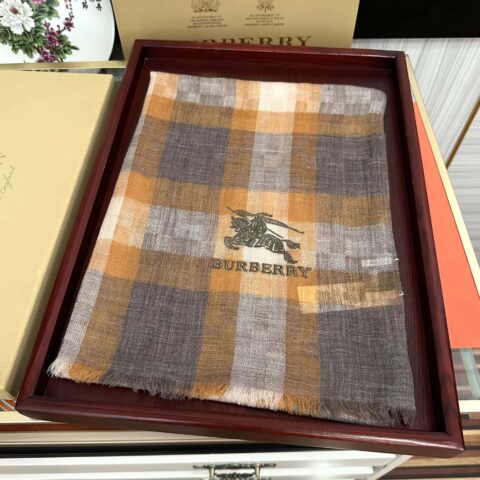 Burberry巴宝莉内蒙古山羊绒围巾