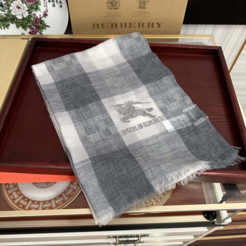 Burberry巴宝莉内蒙古山羊绒围巾