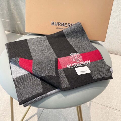 Burberry巴宝莉经典战马100%进口针织羊绒围巾