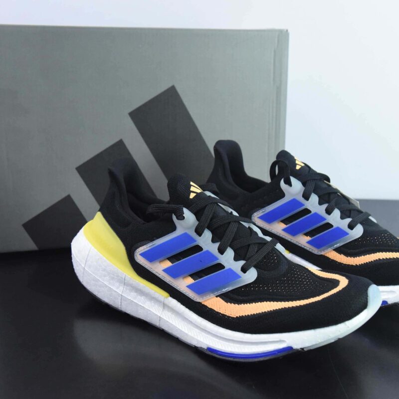 阿迪 AD Pure Boost 2023 Light”White/Orange/Blue“23版轻弹UB系列低帮袜套式针织透气缓震休闲运动慢跑鞋 货号：HP9204