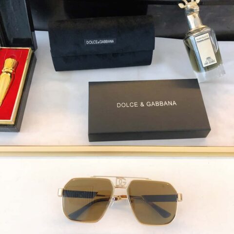 DOLCE&GABBANA杜嘉班纳不规则边框太阳眼镜