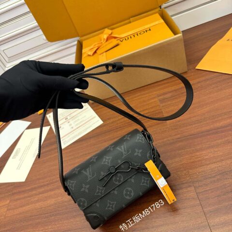 LV Steamer Wearable Wallet M81783