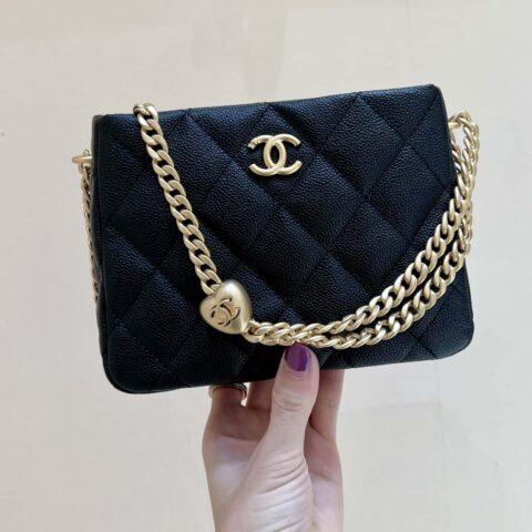 CHANEL 23P 春夏预告系列 爱心调节扣大爆款hobo嬉皮包 AS3830黑色