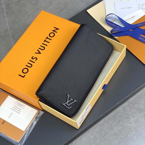 LV M81743 Zippy Wallet