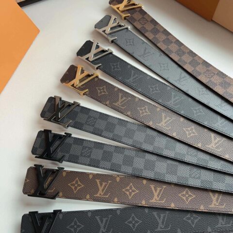 LV 字母搭扣 Initials双面腰带 4.0cm