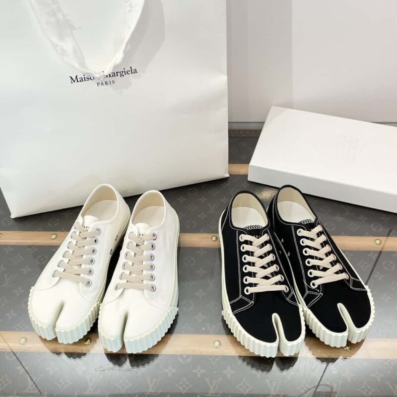 Maison Margiela 马吉拉𝐭𝐚𝐛𝐢分趾帆布小白鞋