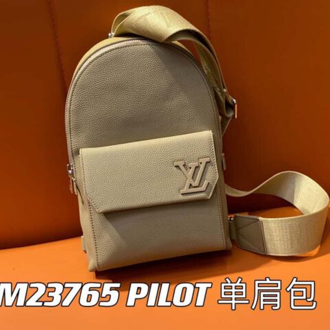 【原单精品】M23765蓝色 全皮胸包单肩包系列 秋冬新款 PILOT 单肩包