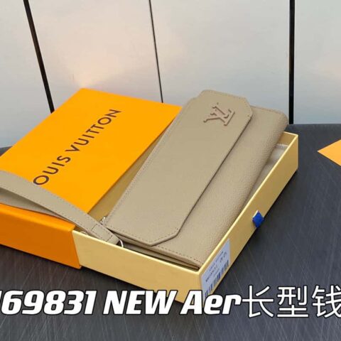 【原单精品】M69831杏色 全皮手拿包钱包系列 NEW Aer长型钱夹