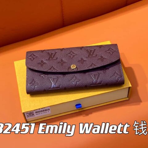 【原单精品】M82451紫红 全皮翻盖钱包系列 Emily Wallett 钱包
