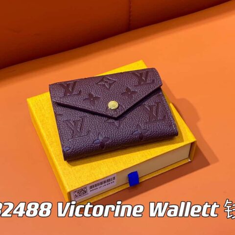 【原单精品】M82488紫红 全皮短款三折钱包系列 Victorine Wallett 钱包