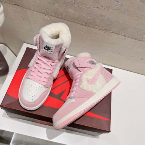 🐰🐰【情侣款】顶级版本🌈🌈🌈Nike 耐克WMNS Air Jordan 1 Mid"Light Bone" AJ1乔丹一代中帮经典复古文化休闲运动篮球鞋