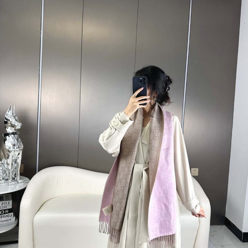 GUCCI 秋冬新款提花双面围巾