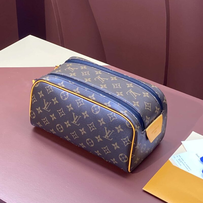 LV M46696 DOPP KIT 盥洗袋