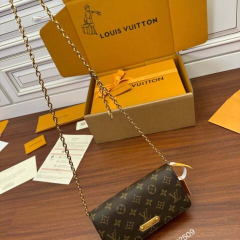 LV M82509 WALLET ON CHAIN LILY 手袋