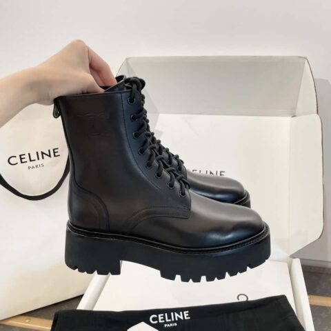 CELINE 赛林𝟐𝟎𝟐𝟑厚底马丁短靴