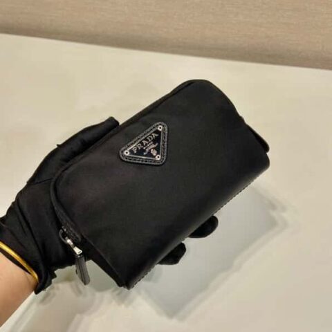 PRADA Re-Nylon再生尼龙小手包 1NA339