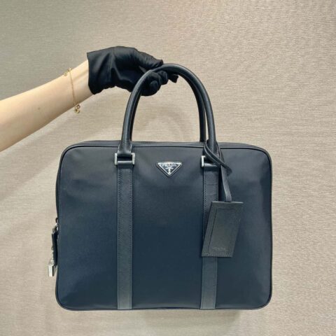 PRADA Saffiano十字纹牛皮和尼龙布料公文包 2VE871B