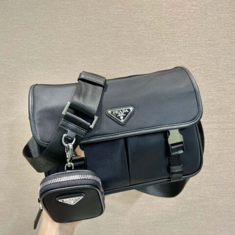 PRADA普拉达 尼龙翻盖手袋 2VD769中号