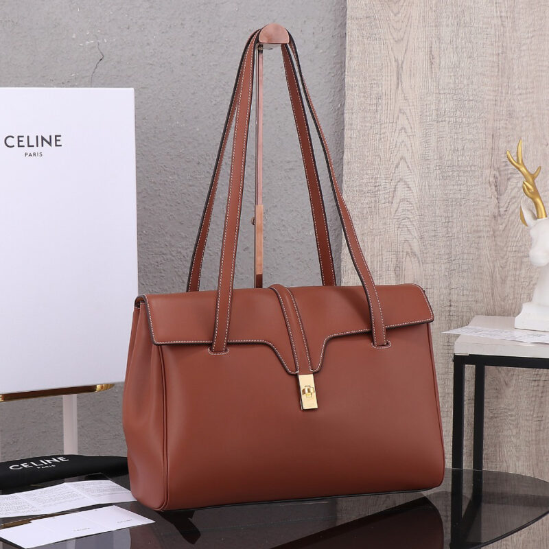 【特级品质 全钢五金】CELINE Soft 16大号 平纹牛皮革柔软手袋 编号：194043CR4.04LU