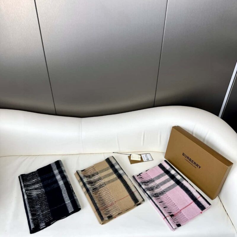 Burberry 2023年巴宝莉 新款双面战马男女羊绒围巾