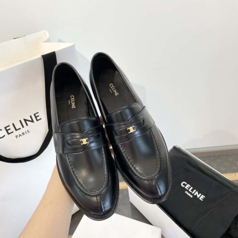 CELINE 赛琳𝟐𝟎𝟐𝟑小凯旋门乐福鞋