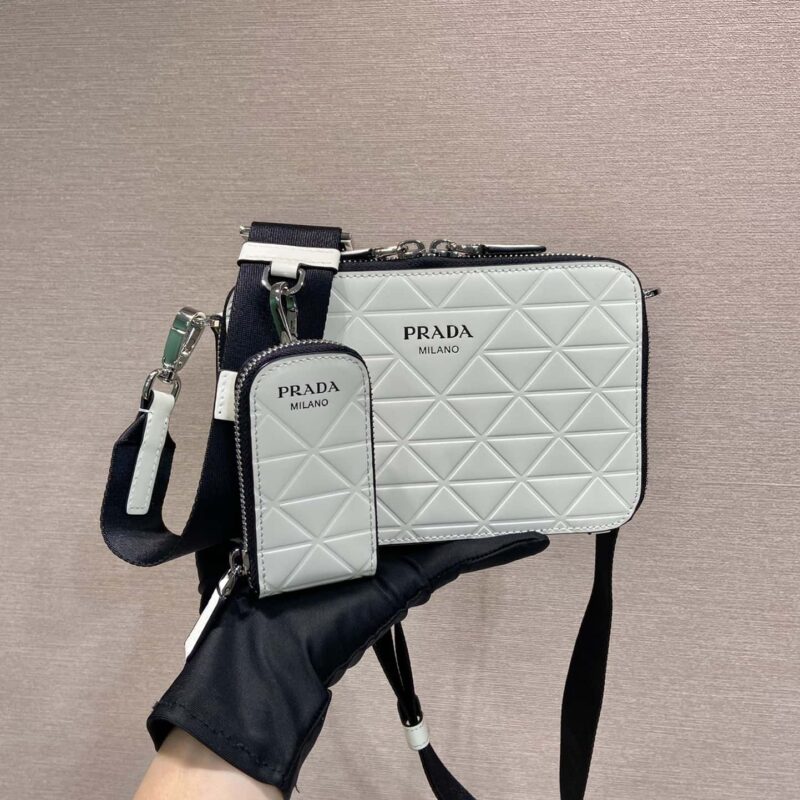 PRADA Brique皮革 压格相机包 2VH070白色