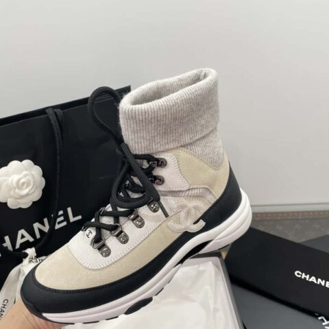 CHANEL 𝟐𝟎𝟐𝟑秋冬羊毛袜子高帮运动鞋