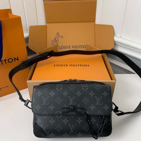 Louis Vuitton M46795 Steamer Messenger