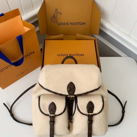 LV M23384 BACKPACK 双肩包