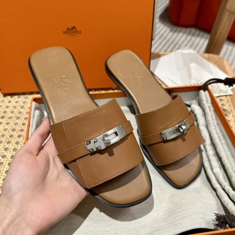 Hermès 2023最新款Kelly扣拖鞋