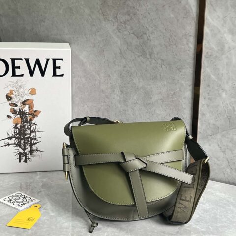 LOEWE 升级版字母寛肩带马鞍包GateDual手袋 0671绿拼