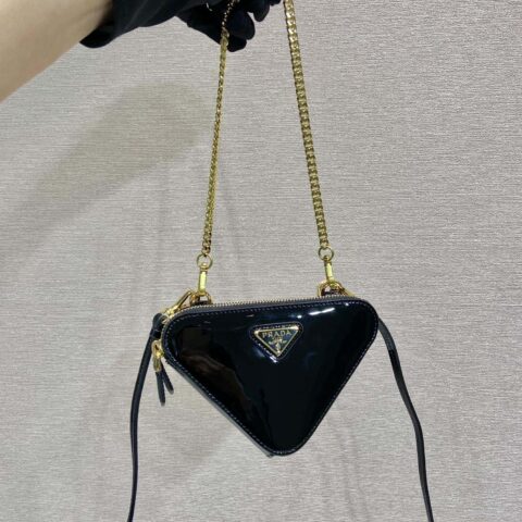 PRADA 双子漆皮三角包🎉1NR015新品😘漆皮