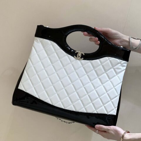 CHANEL 23A 高级手工坊系列 31bag 大号 AS1010白色