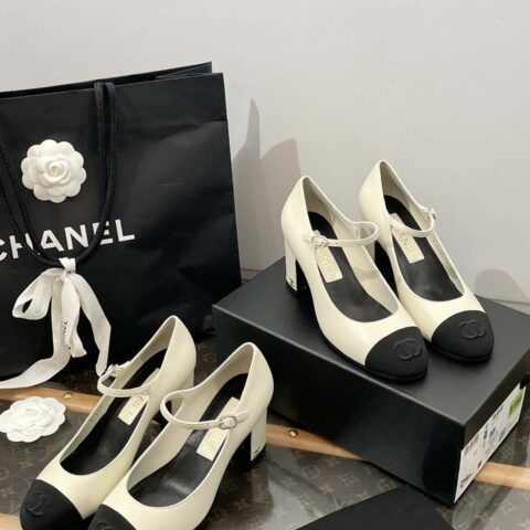 CHANEL 小香𝟐𝟎𝟐𝟑粗跟玛丽珍高跟鞋