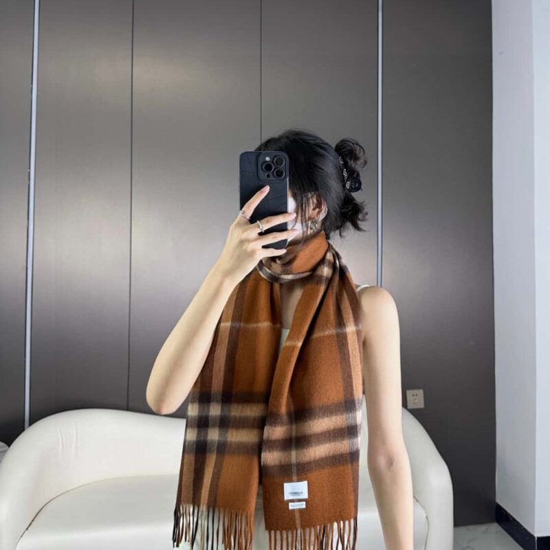 Burberry巴宝莉 2023年王牌口碑burberry深度水波纹经典羊绒格子围巾