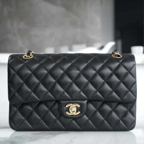 CHANEL 𝗖𝗙 𝗖𝗹𝗮𝘀𝘀𝗶𝗰 𝗙𝗹𝗮𝗽中号经典口盖包 黑羊金⚜️正品皮 A01112