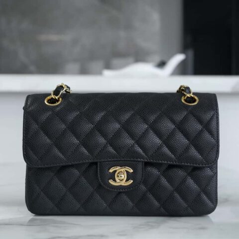 CHANEL ￼ 「Classic Flap」经典口盖包 黑牛金 小号〰️ A01113