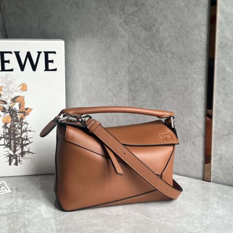 LOEWE puzzle 几何包 24cm 0681焦糖棕