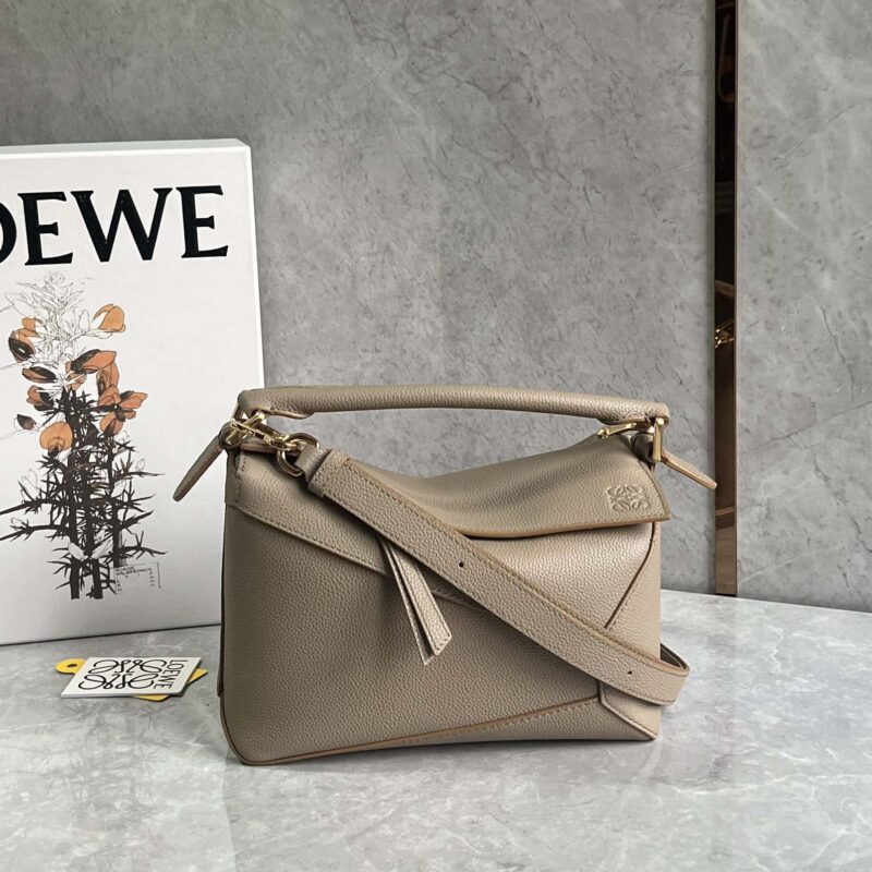 LOEWE puzzle 几何包 24cm 0681沙色拼接