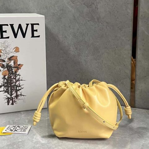 LOEWE 新款小荷包福袋 0805黄 23CM