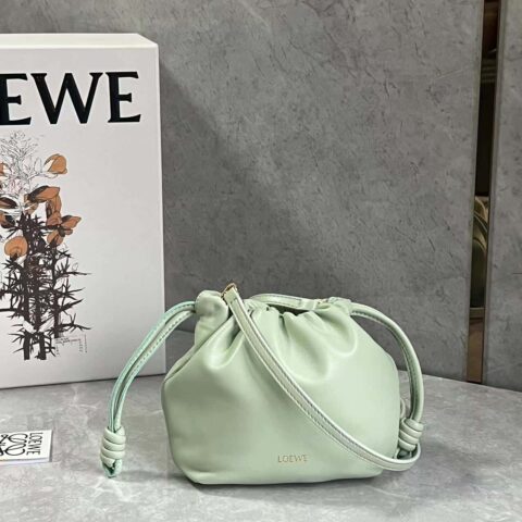 LOEWE 新款小荷包福袋 0805春玉色 23CM