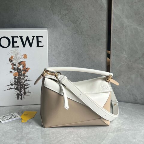 LOEWE 最新做法puzzle 奶白拼 0681