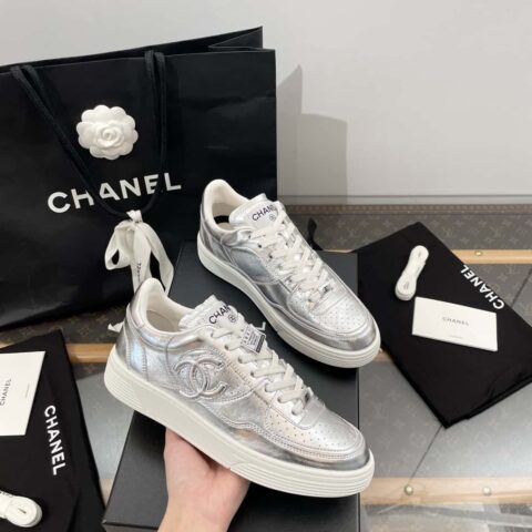 CHANEL 小香𝟐𝟎𝟐𝟒空军一号双C 𝐥𝐨𝐠𝐨休闲运动板鞋