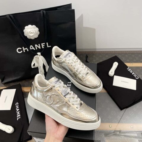 CHANEL 小香𝟐𝟎𝟐𝟒空军一号双C 𝐥𝐨𝐠𝐨休闲运动板鞋