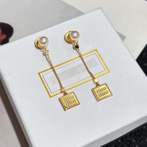 ❗️新品❗️MIUMIU耳钉耳环MIU MIU缪缪方块字母珍珠耳钉耳环