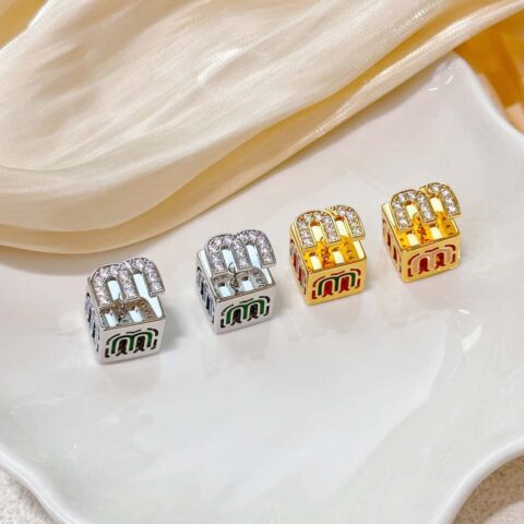 ❗️新品❗️MIUMIU耳钉耳环 MIU MIU缪缪方块字母耳钉耳环