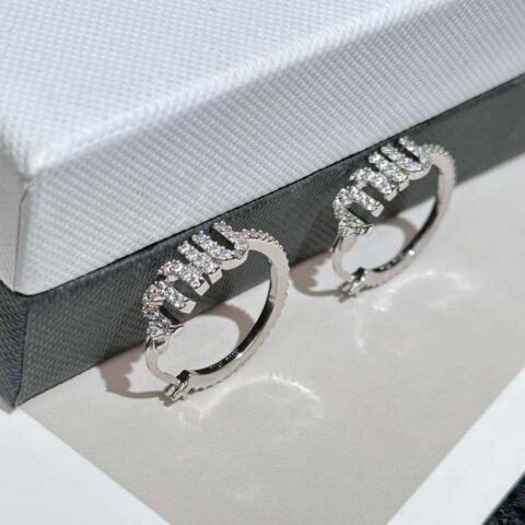 ❗️新品❗️原单货K MIU MIU缪缪满钻字母耳钉耳环