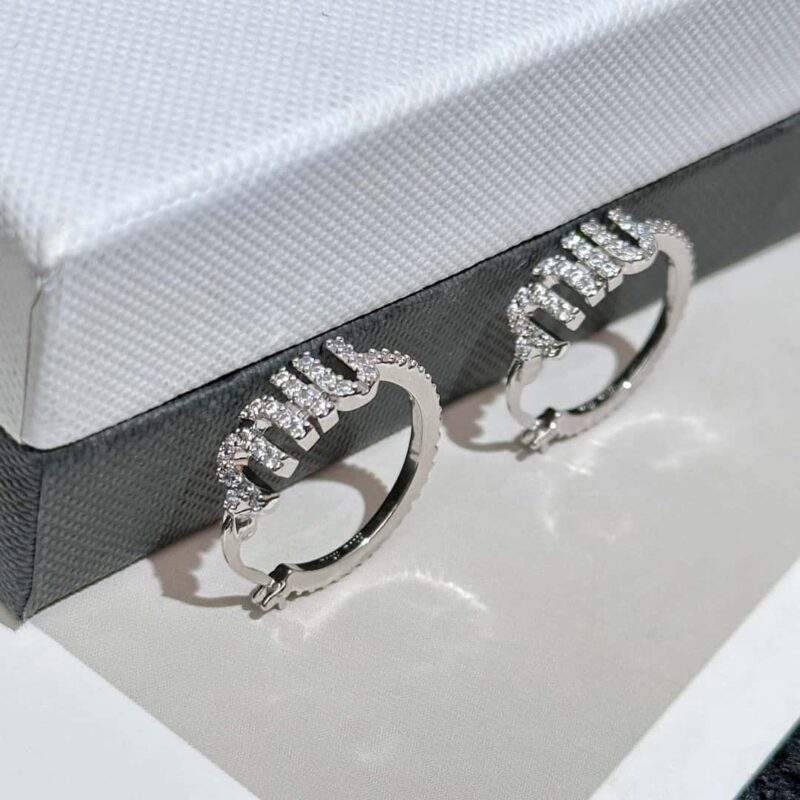 ❗️新品❗️原单货K MIU MIU缪缪满钻字母耳钉耳环