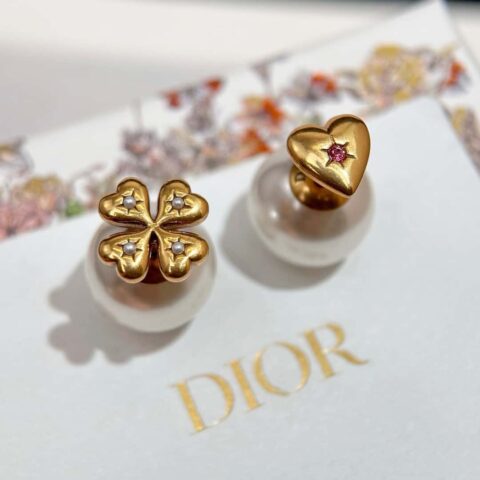 新款☑️DIOR迪奥桃心爱心四叶草珍珠耳钉耳环